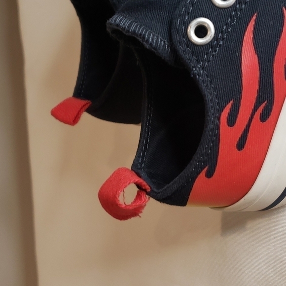 5/$30 JOE FRESH Flame Laceless Canvas Sneakers Elastic Slip On - Picture 2 of 6